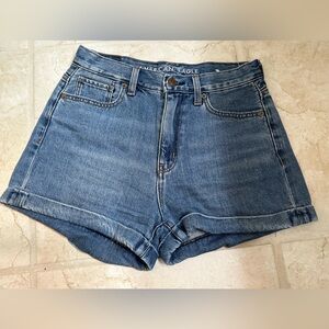American Eagle Outfitters Women's Classic Blue Jean Shorts, Mom shorts, Size 4